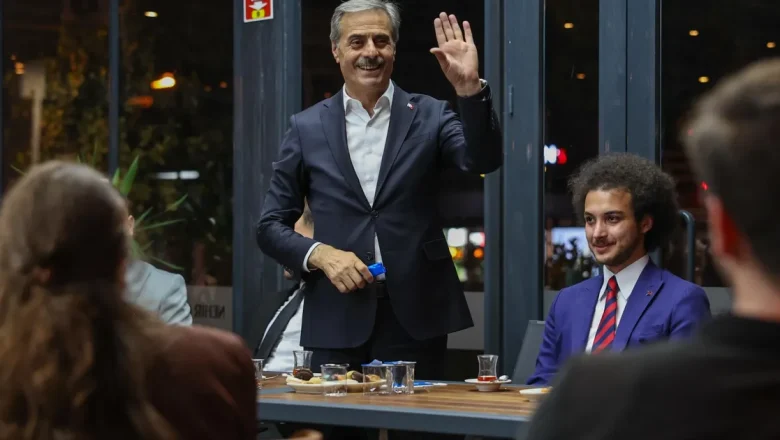 Başkan Alemdar Sakarya’da gençlerle buluştu
