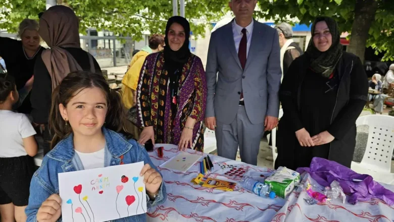 Kocaeli Gölcüklü çocuklar elleriyle annelerine hediye yaptı