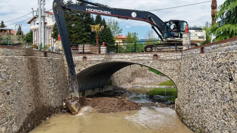 Sakarya Hendek’te dere ıslah çalışmaları tamamlandı